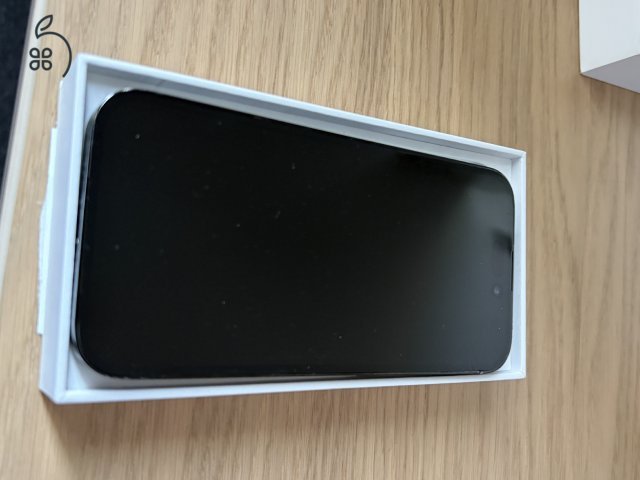 iPhone 14Pro 128GB, 100% akksi, fél éves