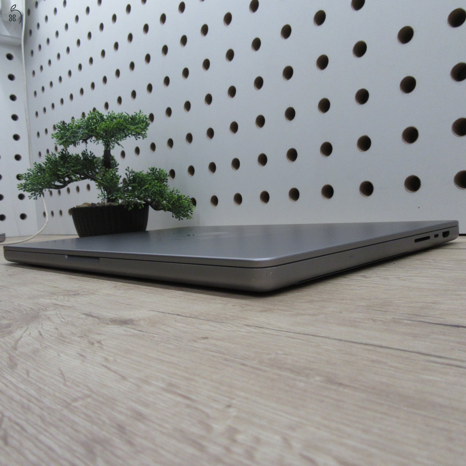 Apple MacBook Pro 16 (2021) 32GB/512GB használt, megkímélt, akku 86%
