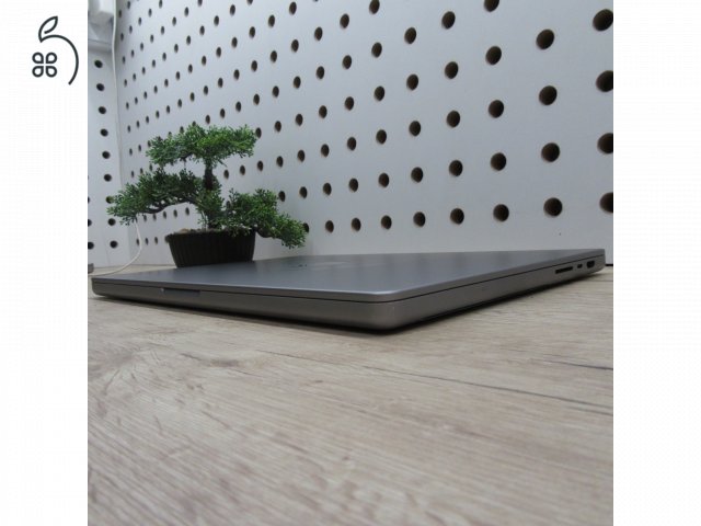 Apple MacBook Pro 16 (2021) 32GB/512GB használt, megkímélt, akku 86%