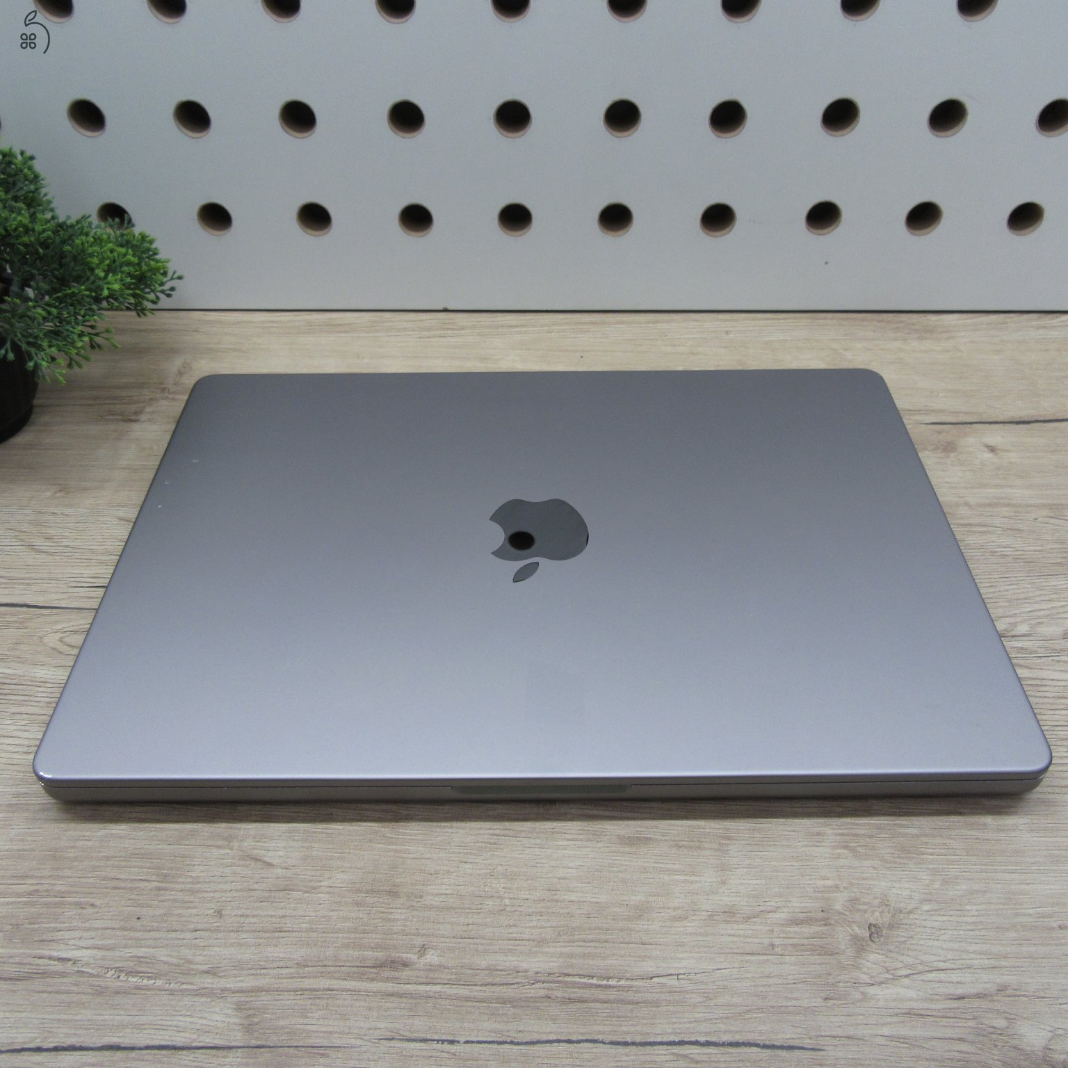 Apple MacBook Pro 14 M1 Max (2021) 32GB/1TB használt, megkímélt, akku 83%