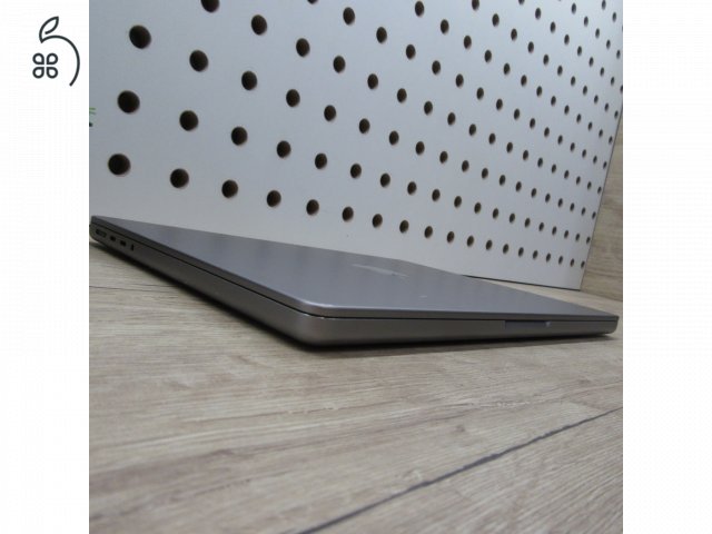 Apple MacBook Pro 14 M1 Max (2021) 32GB/1TB használt, megkímélt, akku 83%