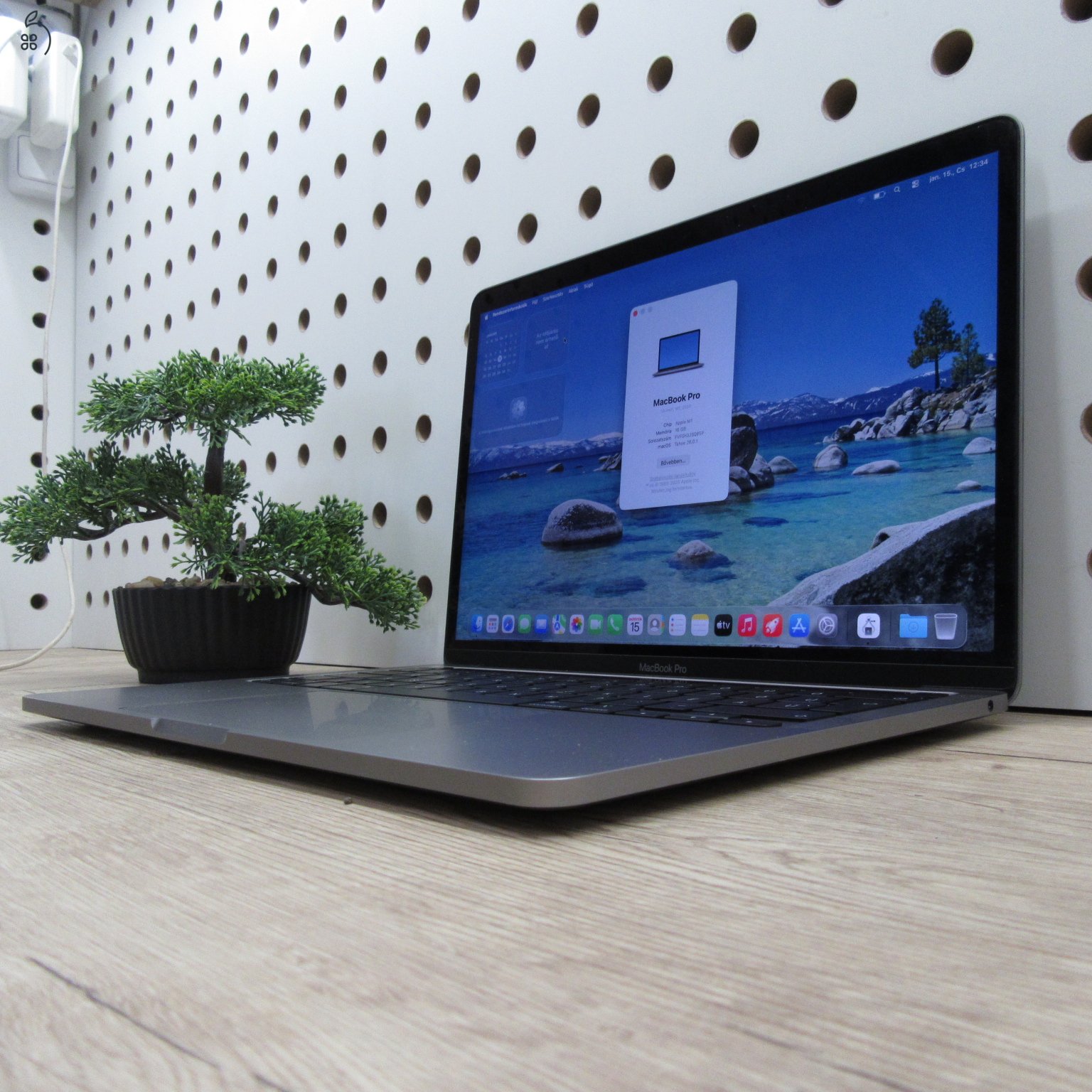 Apple MacBook Pro 13 M1 Touch Bar (2021) 16GB/1TB használt, karcmentes, akku 87%