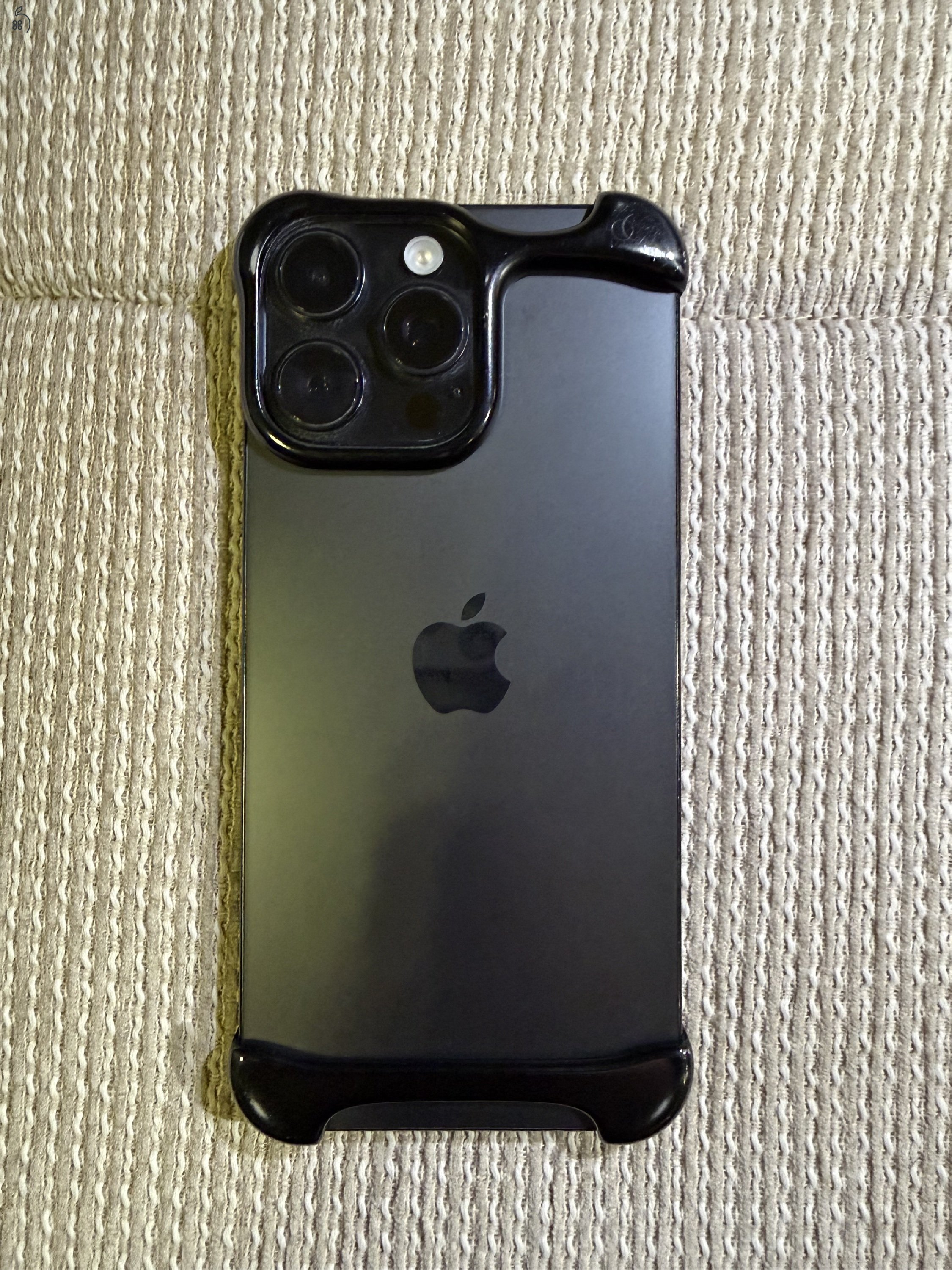 Eladó iPhone 16 Pro Max – 256 GB – Asztroszürke – Újszerű állapot