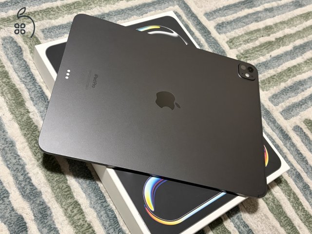 iPad PRO 13” M4 chip szinte új 512GB WIFI 100% akku + magic keyboard.