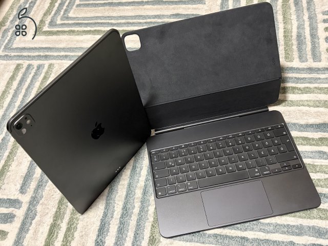 iPad PRO 13” M4 chip szinte új 512GB WIFI 100% akku + magic keyboard.
