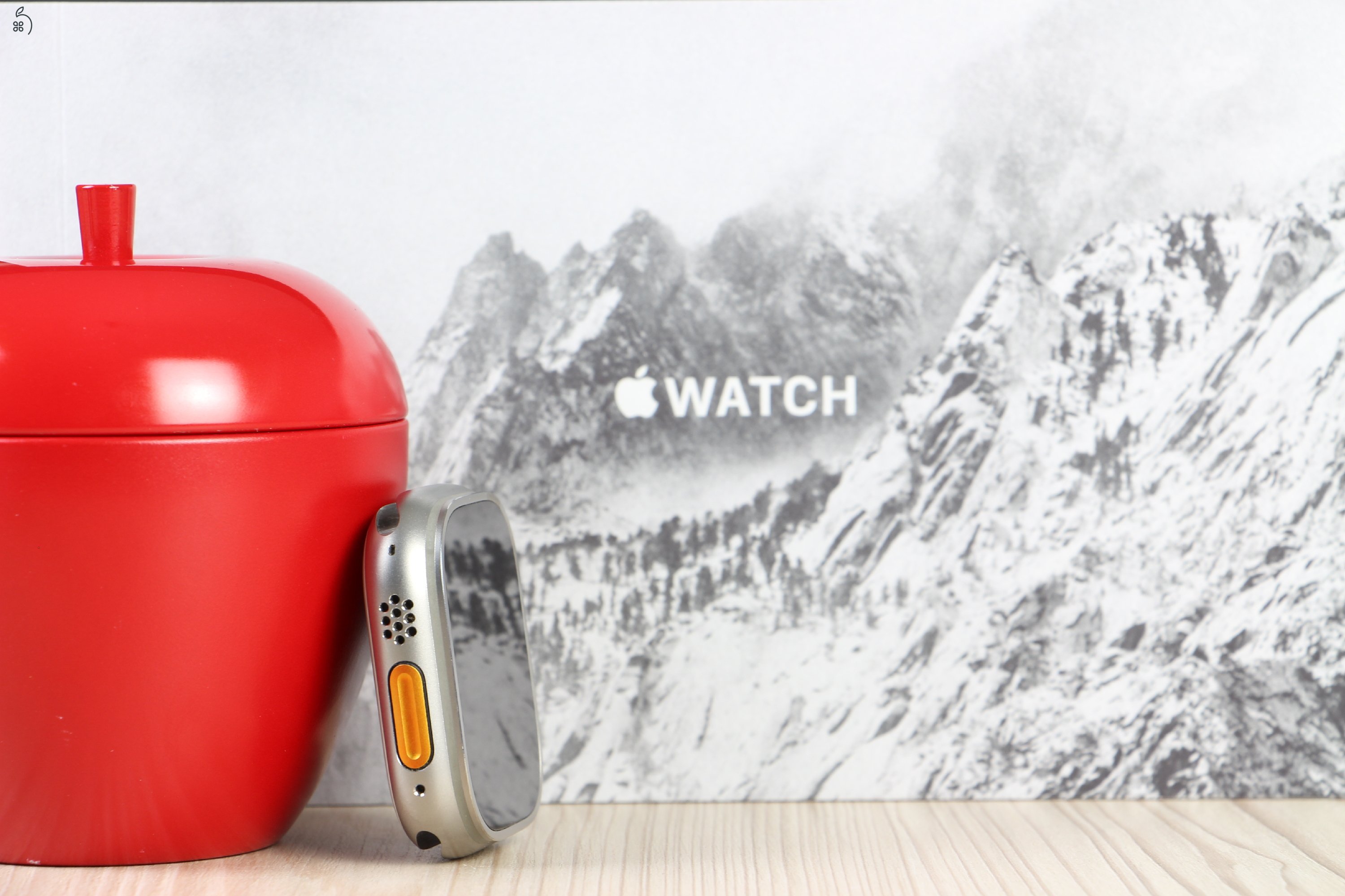 Apple Watch Ultra 49mm Natural Titanium A US-7617