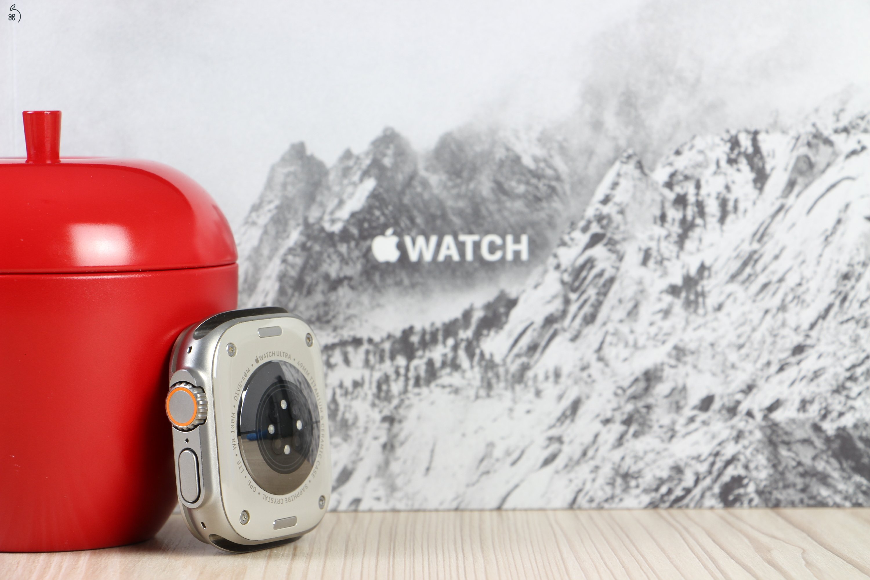 Apple Watch Ultra 49mm Natural Titanium A US-7617