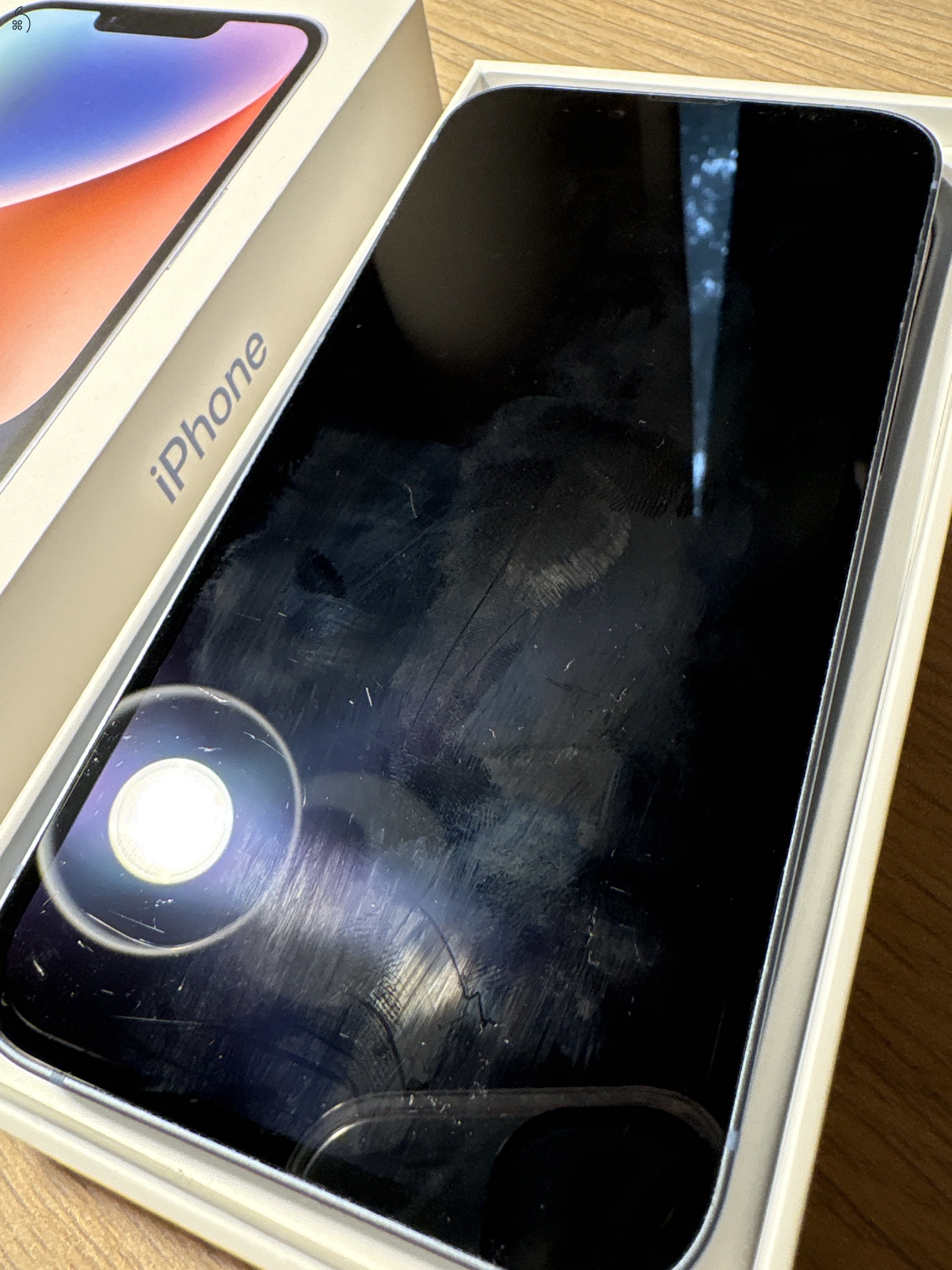 1,5 évet használt iPhone 14 telefon