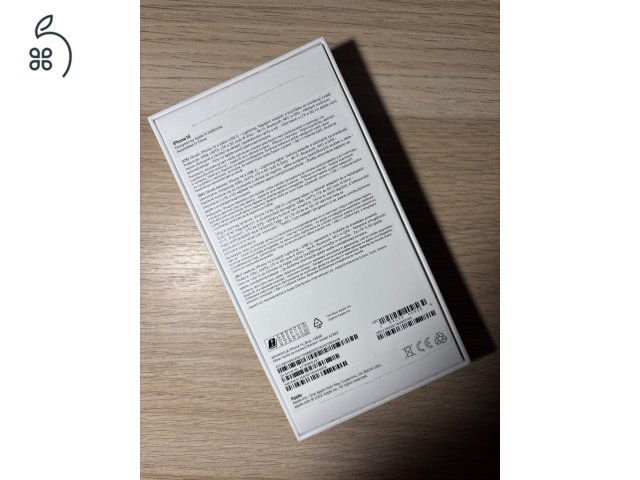 1,5 évet használt iPhone 14 telefon