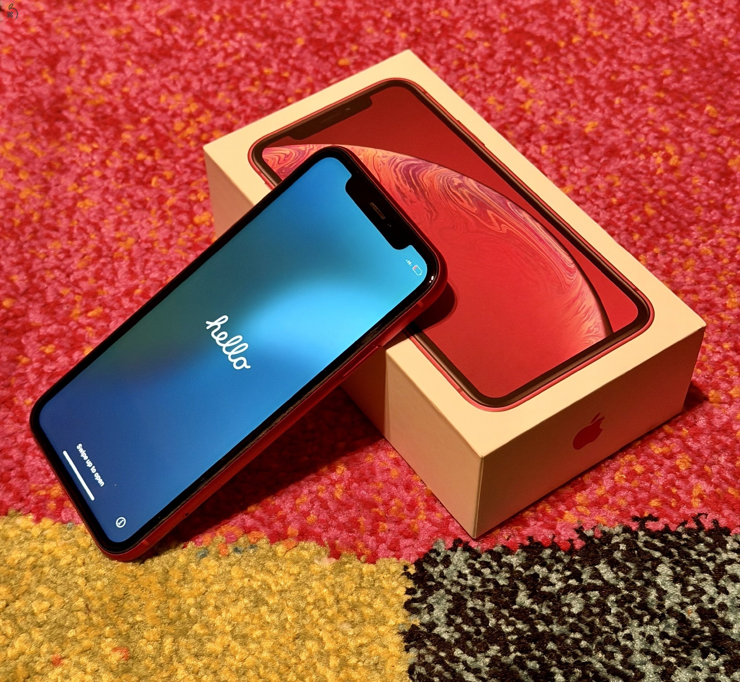 Kifogástalan állapotú piros iPhone XR 