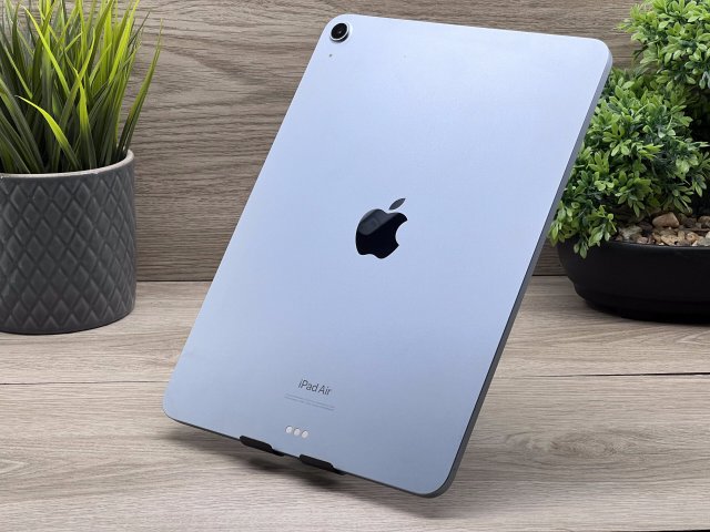 Hibátlan iPad Air 6th Blue M2 256GB 2 ÉV Garanciával Számlával 90% Akku