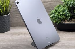 Hibátlan iPad Air 6th Space Gray M2 256GB 2 ÉV Garanciával Számlával 96% Akku