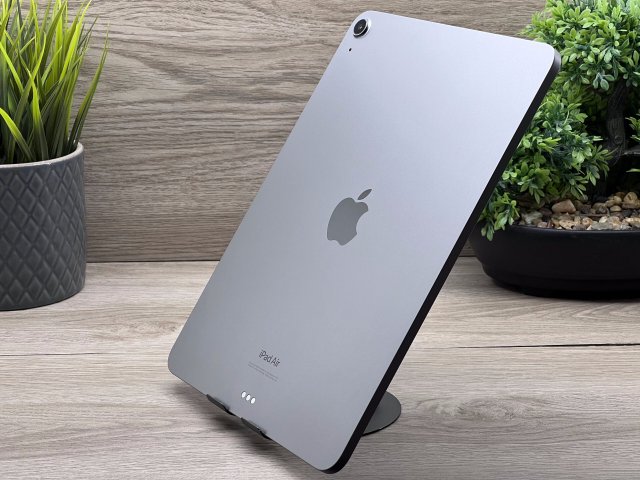 Hibátlan iPad Air 6th Space Gray M2 256GB 2 ÉV Garanciával Számlával 96% Akku