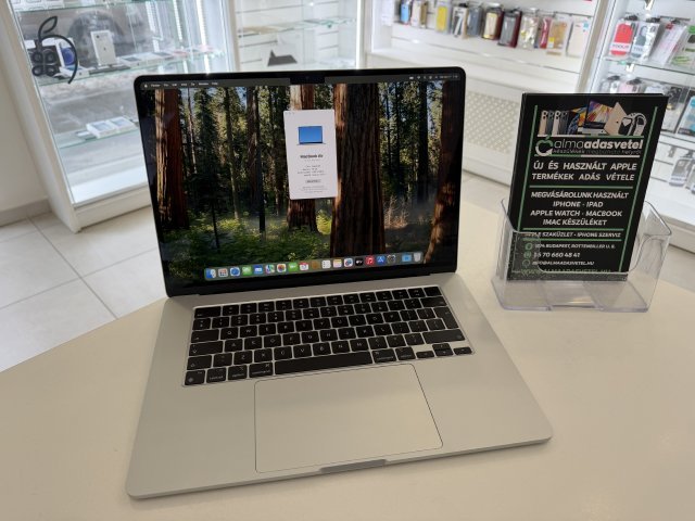 MacBook Air M3 15