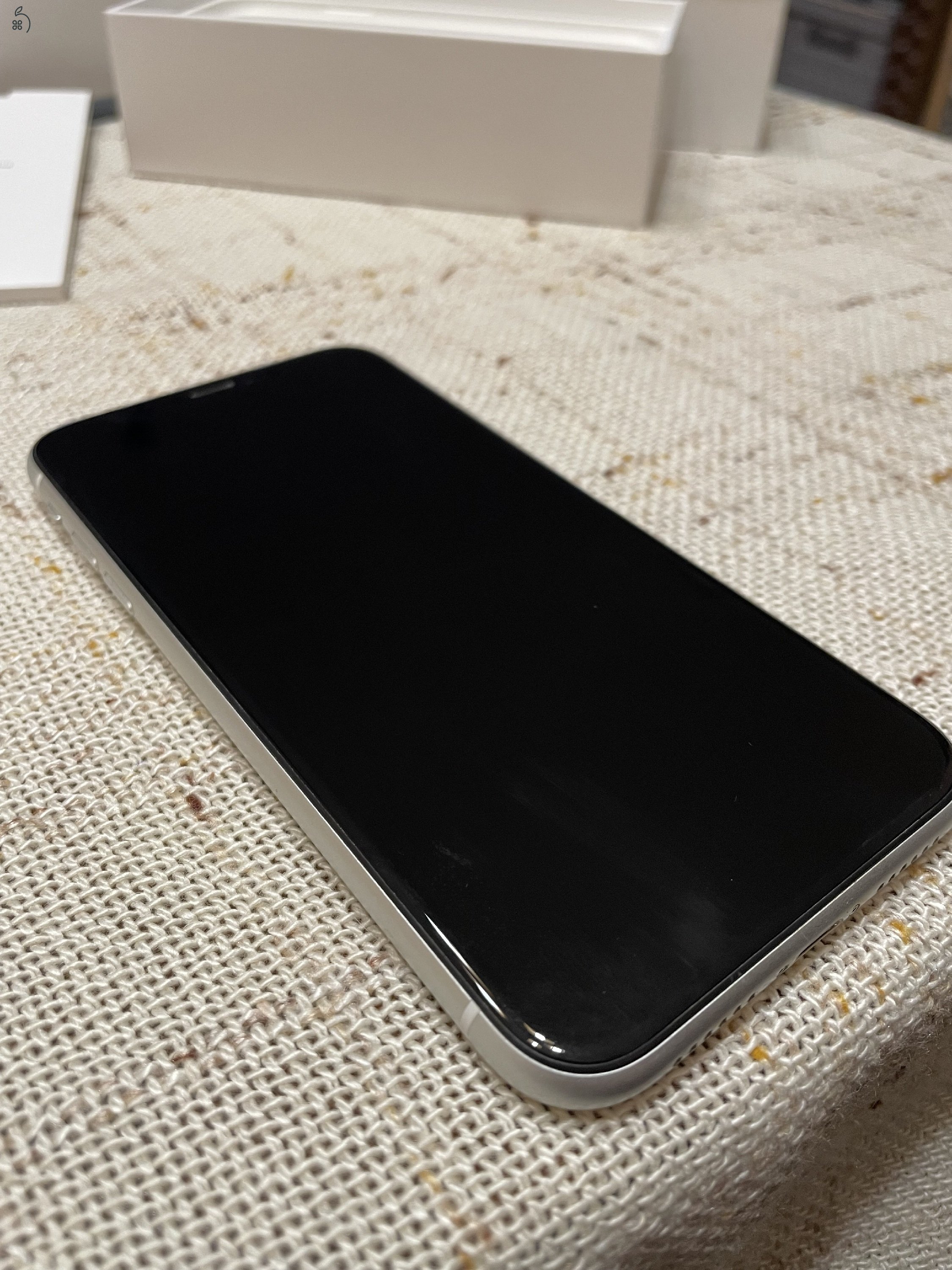 Eladó iphone XR 64 GB fehér, akku: 88%