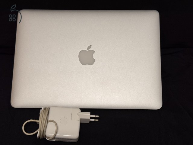 Eladó MacBook Air 2013 mid 13”/i5/4gb/128ssd/371ciklus