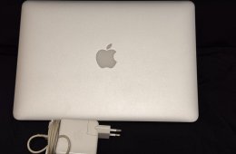 Eladó MacBook Air 2013 mid 13”/i5/4gb/128ssd/371ciklus