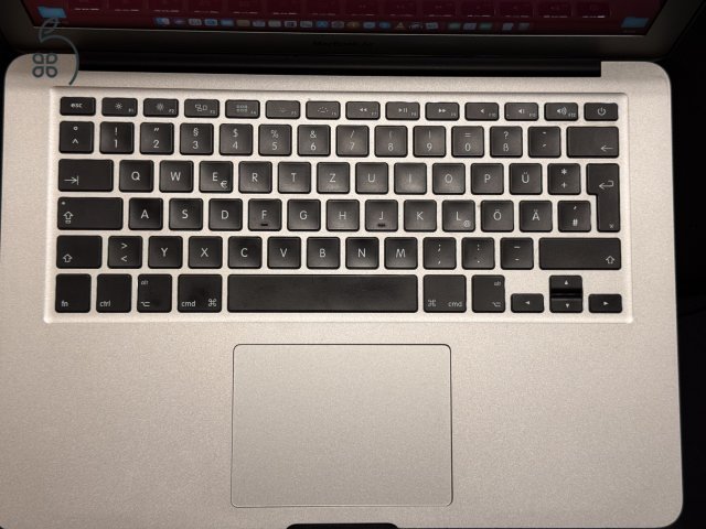 Eladó MacBook Air 2013 mid 13”/i5/4gb/128ssd/371ciklus