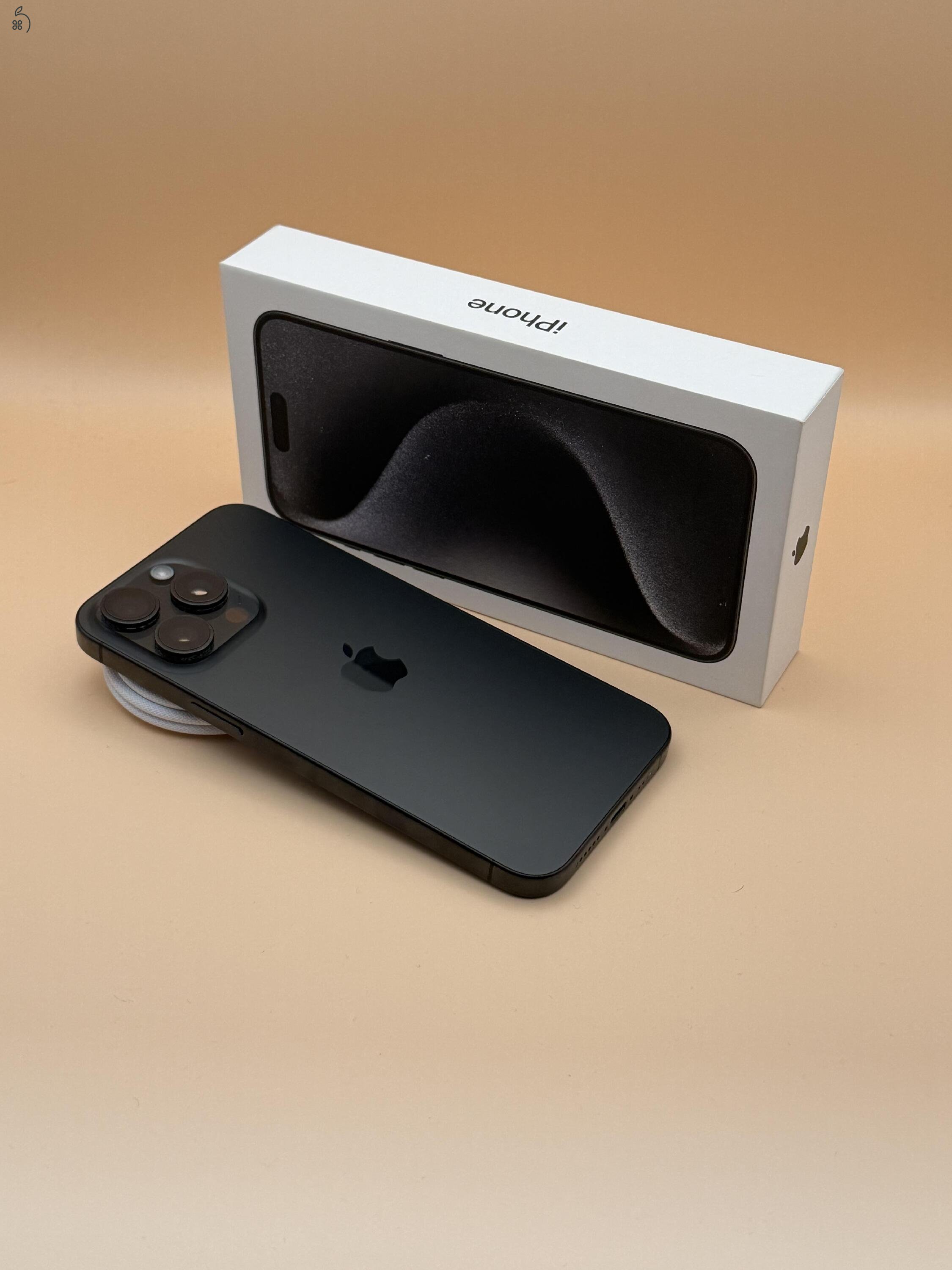 iPhone 15 Pro Max – Karcmentes, Hibátlan Állapot, Doboz + Tartozékokkal