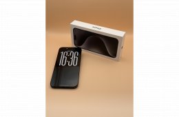 iPhone 15 Pro Max – Karcmentes, Hibátlan Állapot, Doboz + Tartozékokkal