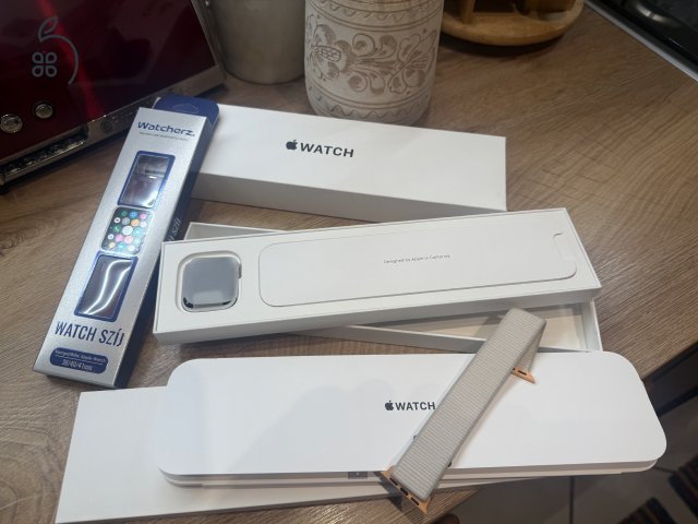 ELADÓ Apple Watch SE2 Cellular 40mm Silver Aluminimum Case óra makulátlan állapotban.