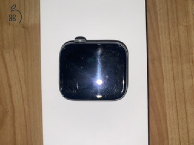 Eladó, használt— Apple Watch Series 5–Space Gray Aluminium Case, Black Sports Band—44MM