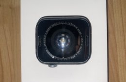 Eladó, használt— Apple Watch Series 5–Space Gray Aluminium Case, Black Sports Band—44MM