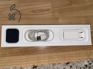 Eladó, használt— Apple Watch Series 5–Space Gray Aluminium Case, Black Sports Band—44MM