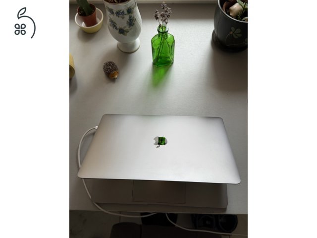 Újszerű MacBook Air M1 8GB - 27 ciklus 99% akkumulátor