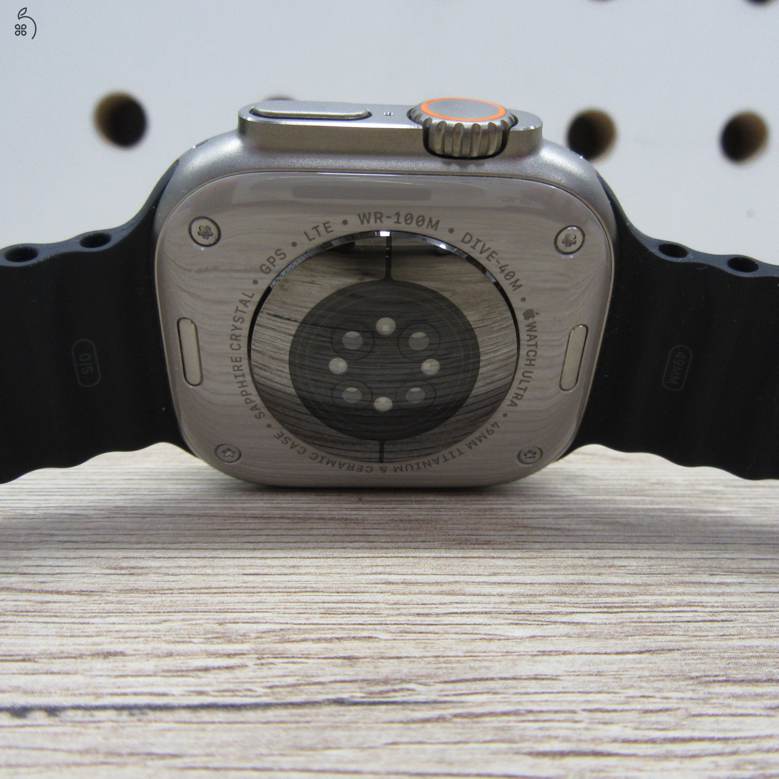 Apple Watch Ultra 49 mm használt, karcmentes, 93% akku, 6 hónap garancia