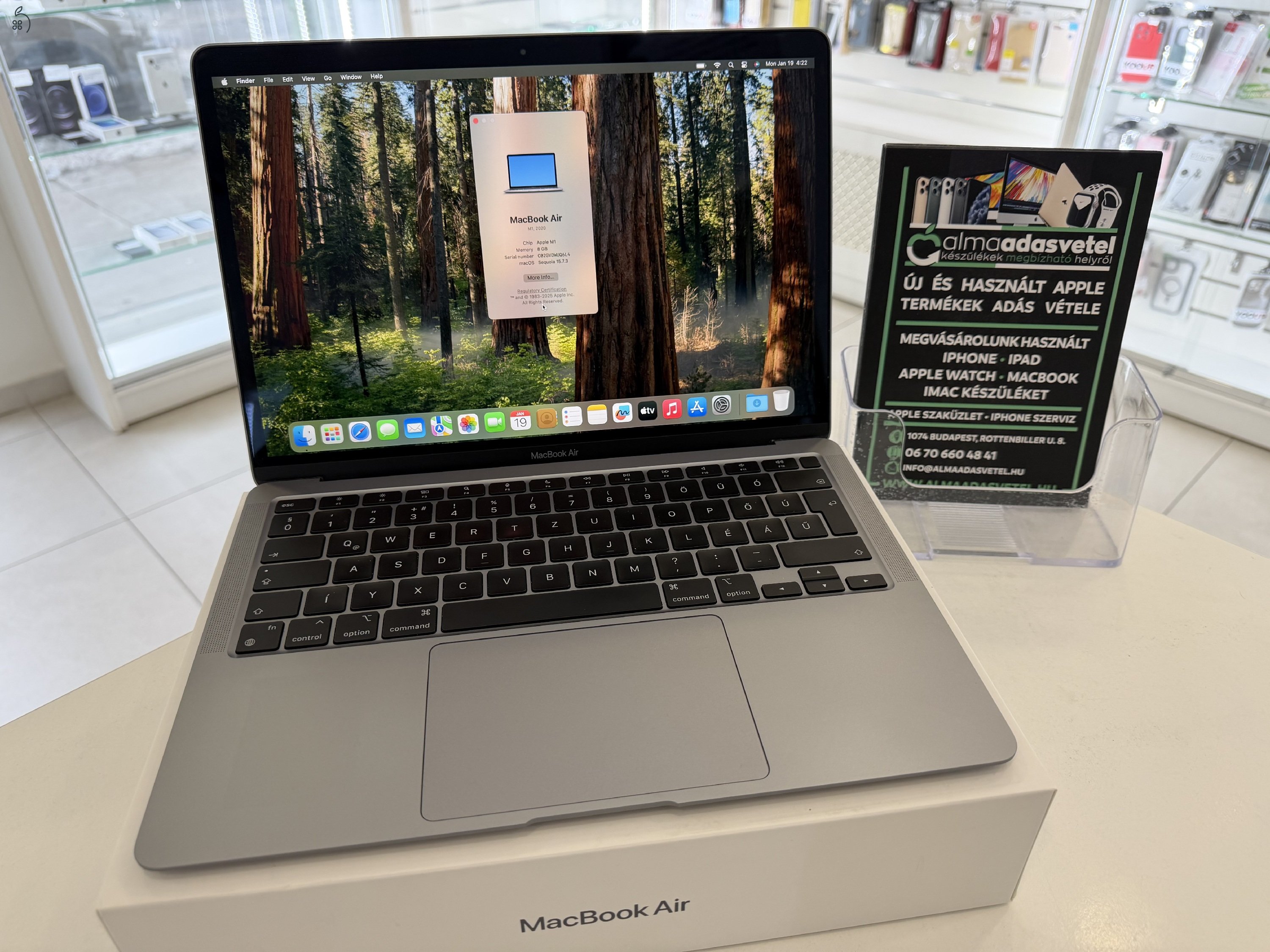 MacBook Air M1 8GB/256ssd/Újszerű/1-3 hónap gar./Akku 90%/p4690
