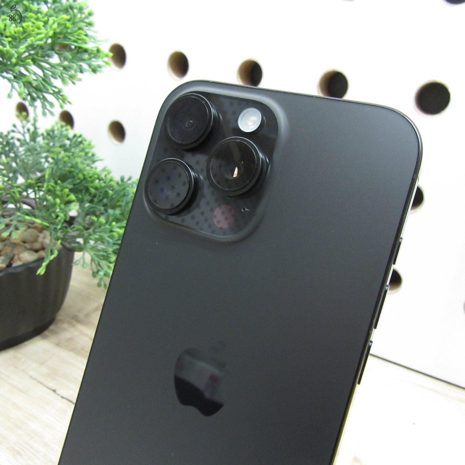 Apple iPhone 16 Pro Max 512GB Black Titanium használt, újszerű, 100% akku, garancia 2028-12-28-ig