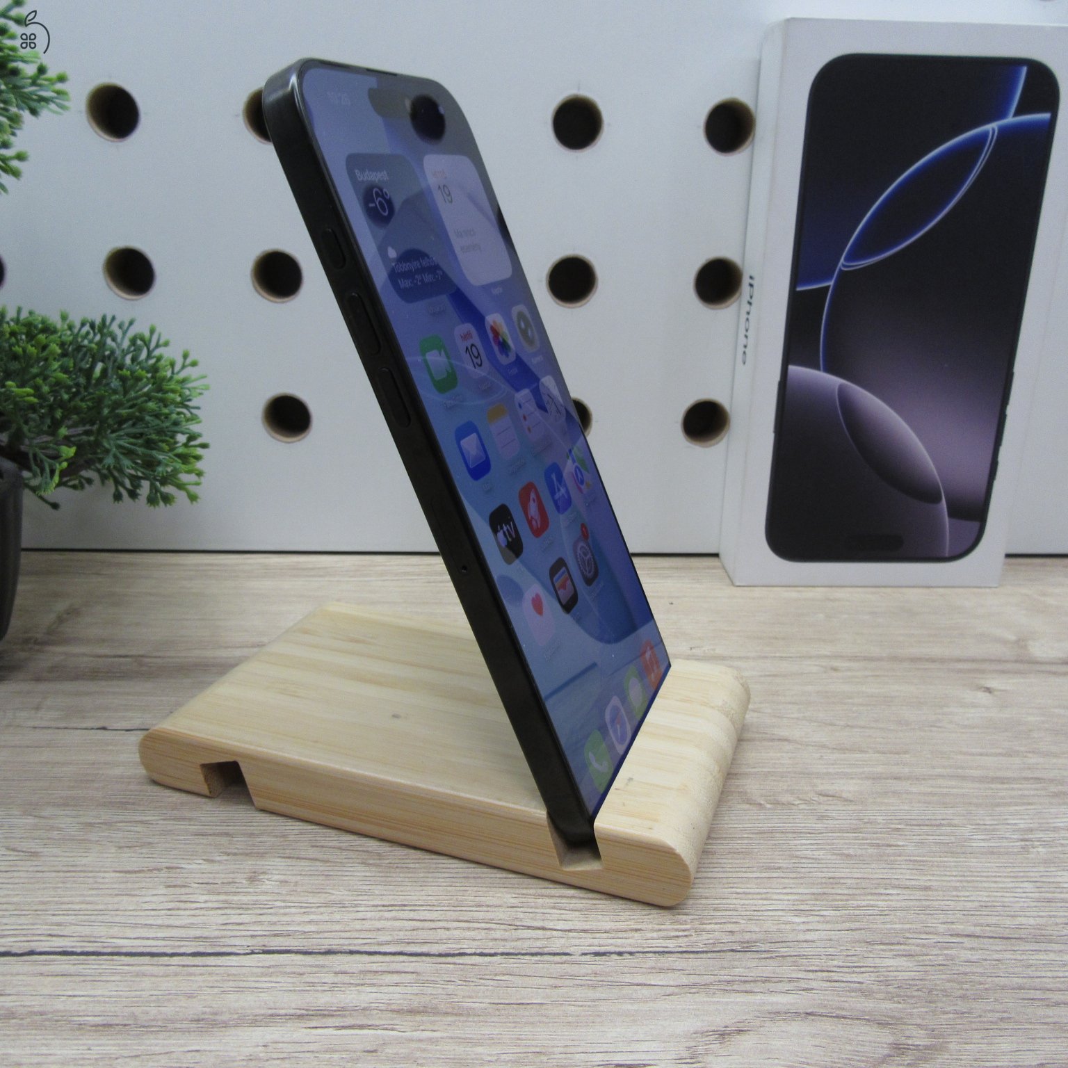 Apple iPhone 16 Pro Max 512GB Black Titanium használt, újszerű, 100% akku, garancia 2028-12-28-ig