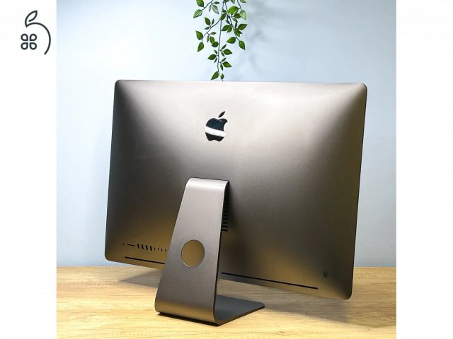 MacSzerez.com - iMac Pro 5K / Intel Xeon W 10 mag / Radeon Vega 64 16GB / 128GB RAM / 2TB SSD