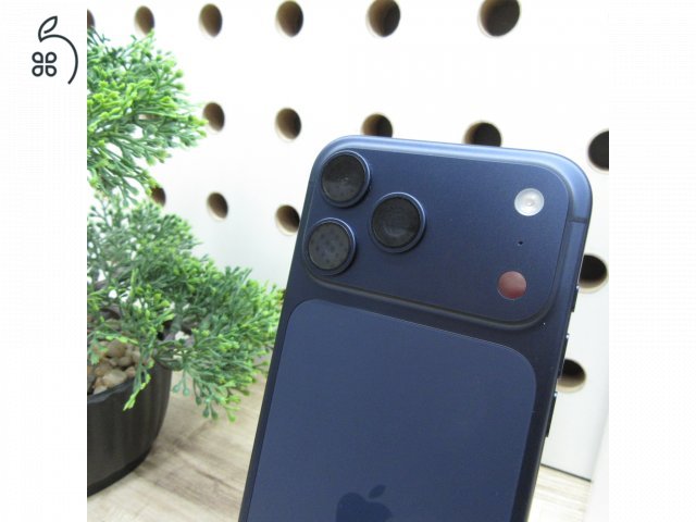 Apple iPhone 17 Pro Max 256GB Deep Blue használt, karcmentes, 100% akku, garancia 2026-09-28-ig
