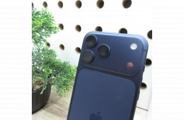 Apple iPhone 17 Pro Max 256GB Deep Blue használt, karcmentes, 100% akku, garancia 2026-09-28-ig