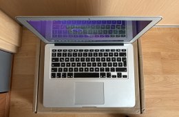2017 MacBook Air 13 / i5 / 8GB / 128GB SSD / Magyar / Új Aksival Eladó ! ! !