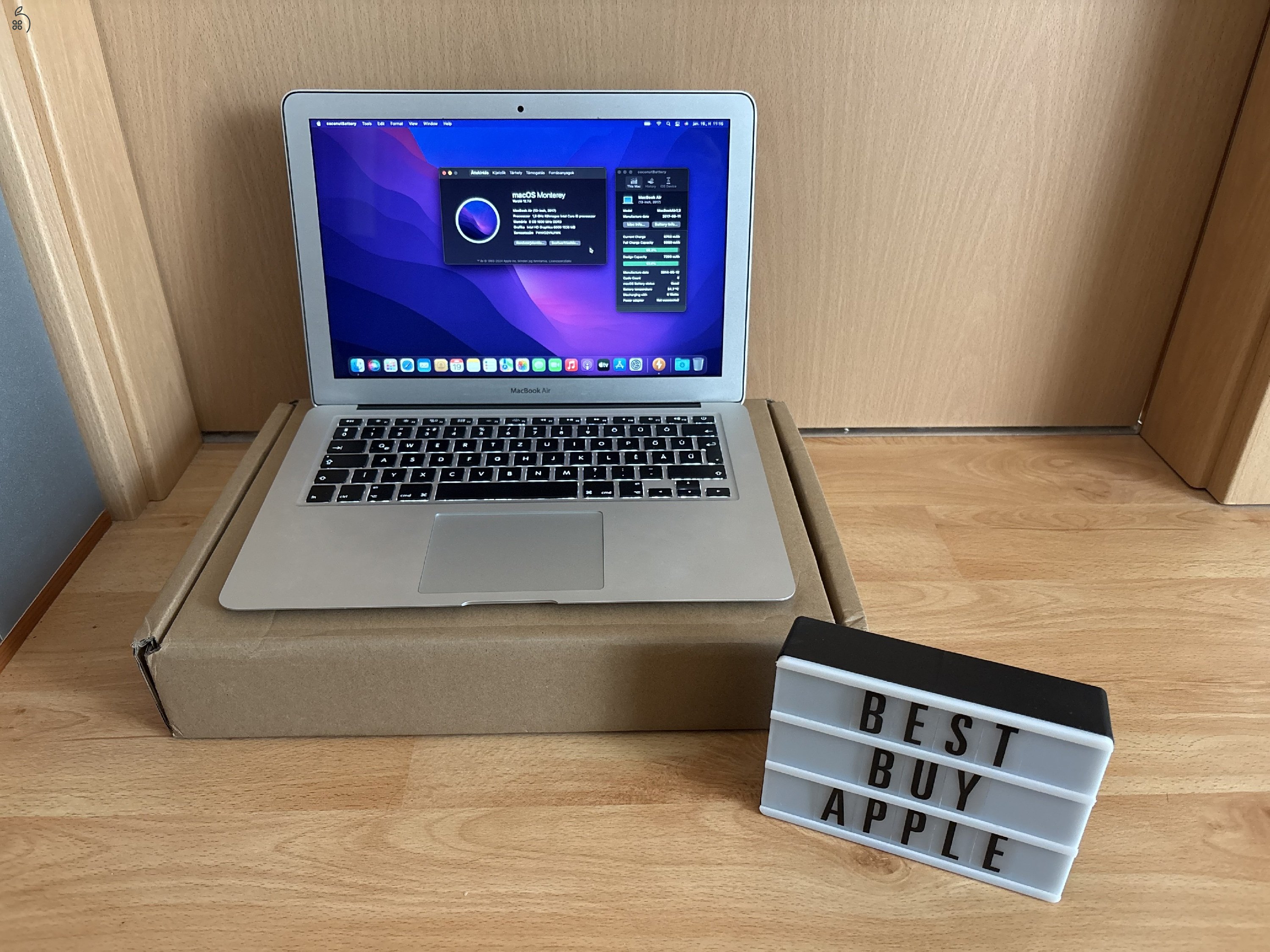 2017 MacBook Air 13 / i5 / 8GB / 128GB SSD / Magyar / Új Aksival Eladó ! ! !