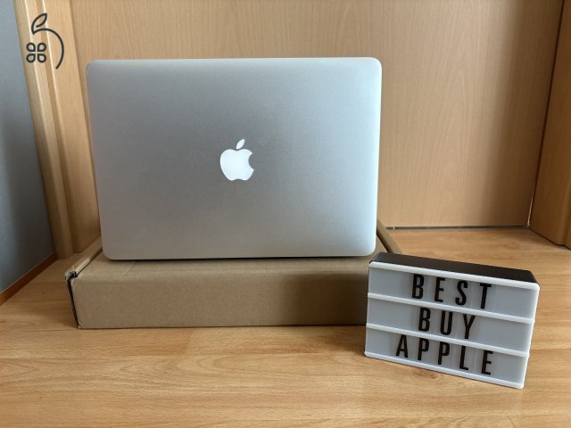 2017 MacBook Air 13 / i5 / 8GB / 128GB SSD / Magyar / Új Aksival Eladó ! ! !