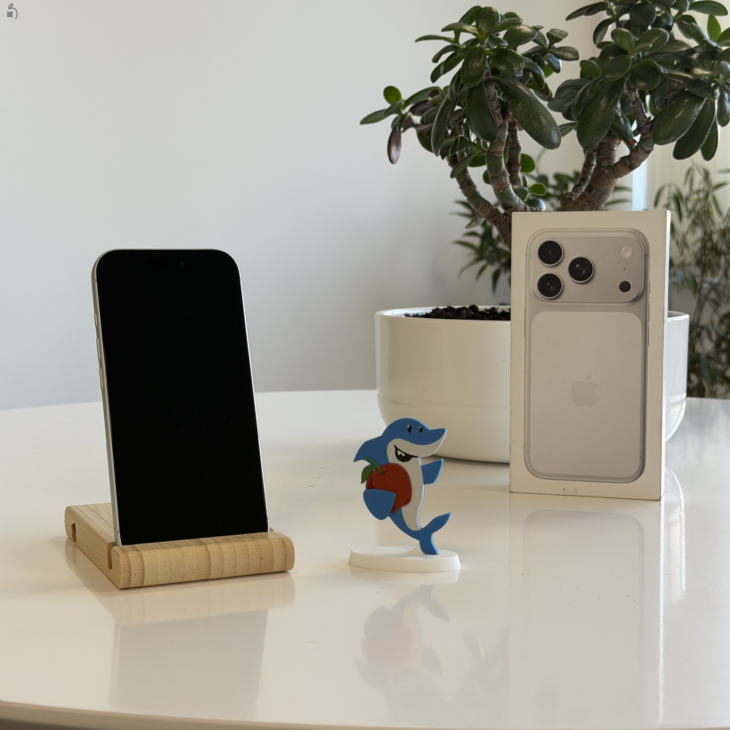 HIBÁTLAN iPhone 17 Pro 256GB Silver -1 ÉV GARANCIA - Kártyafüggetlen, MS4464, 100% Akkumulátor