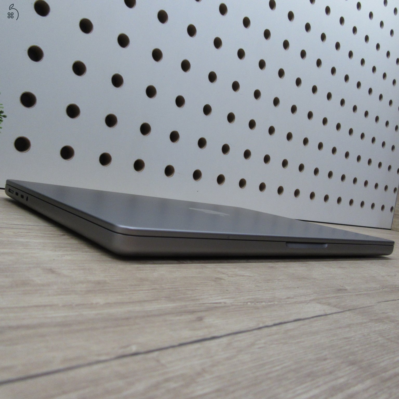 Apple MacBook Pro 14 (2021) M1 Pro 16GB/500GB – használt, szép – 86% akku