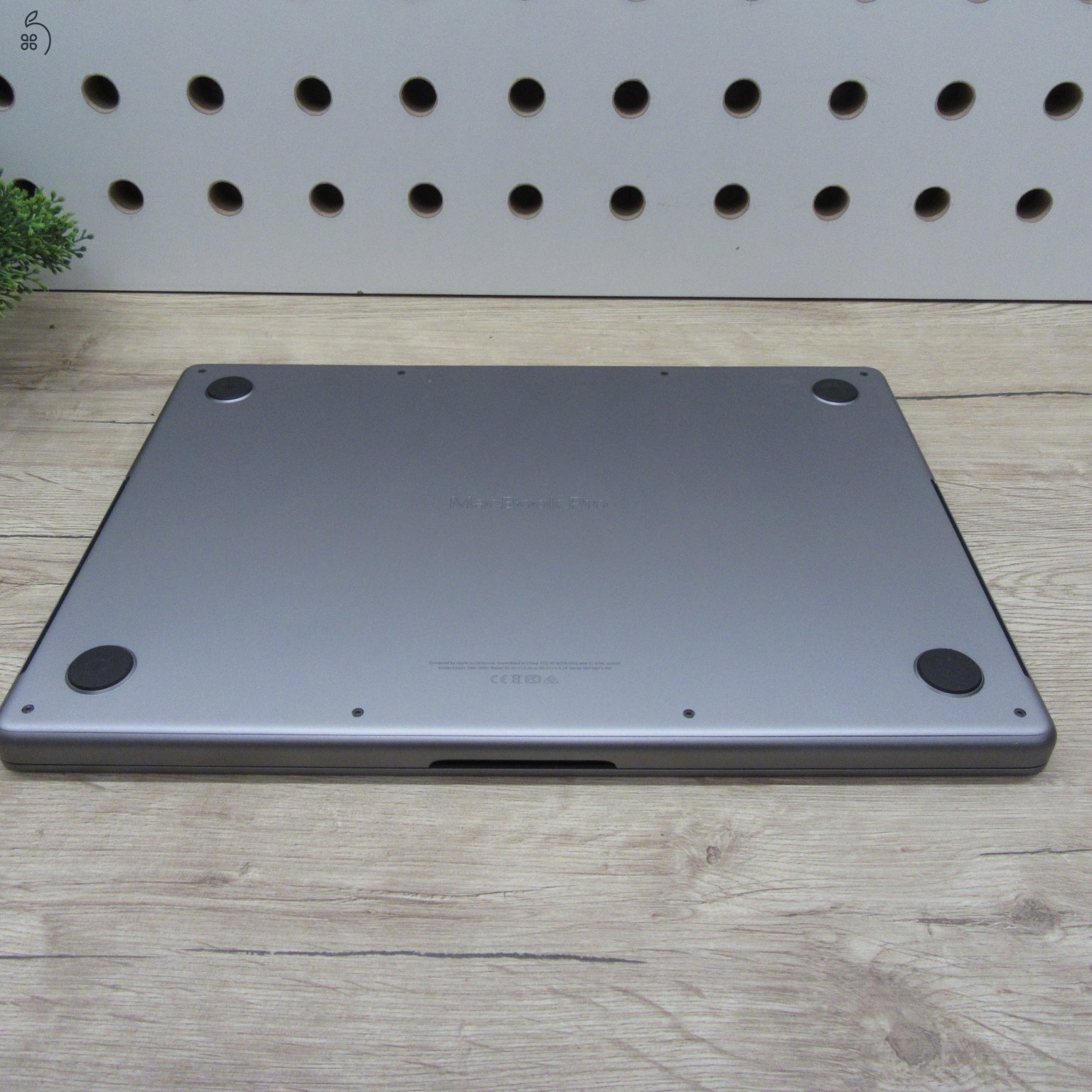 Apple MacBook Pro 14 (2021) M1 Pro 16GB/500GB – használt, szép – 86% akku