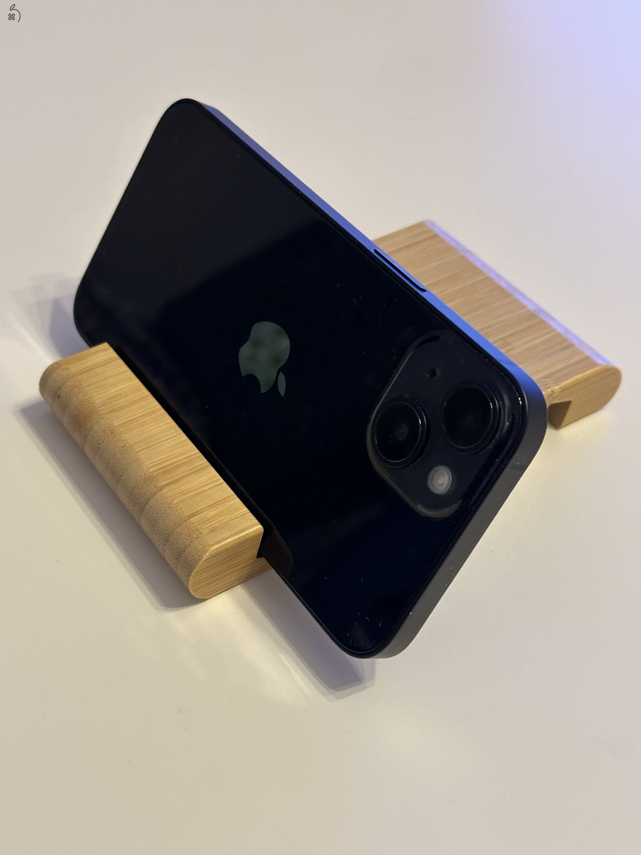 Éjfekete iPhone 14 128gb 84% akku