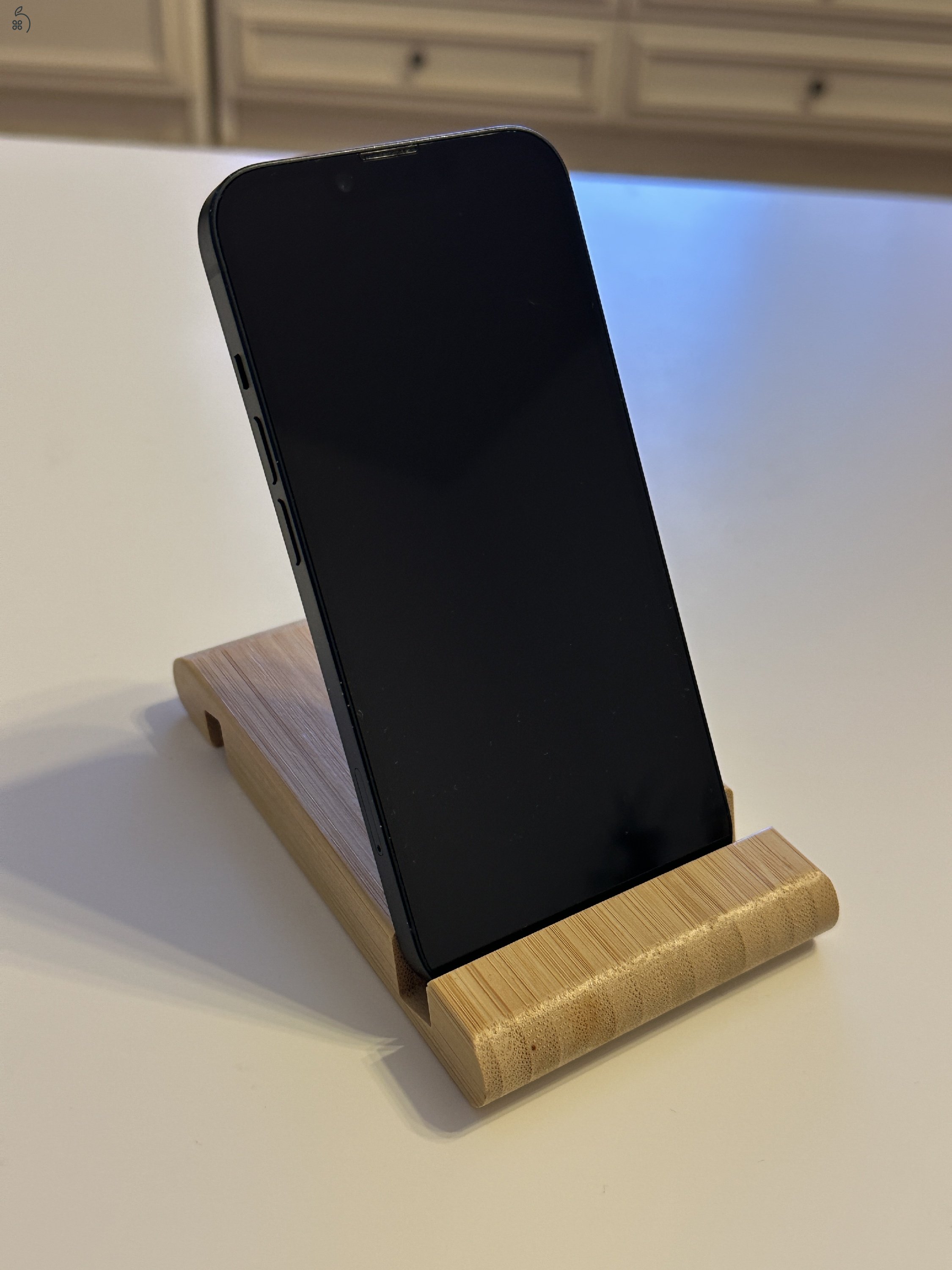 Éjfekete iPhone 14 128gb 84% akku