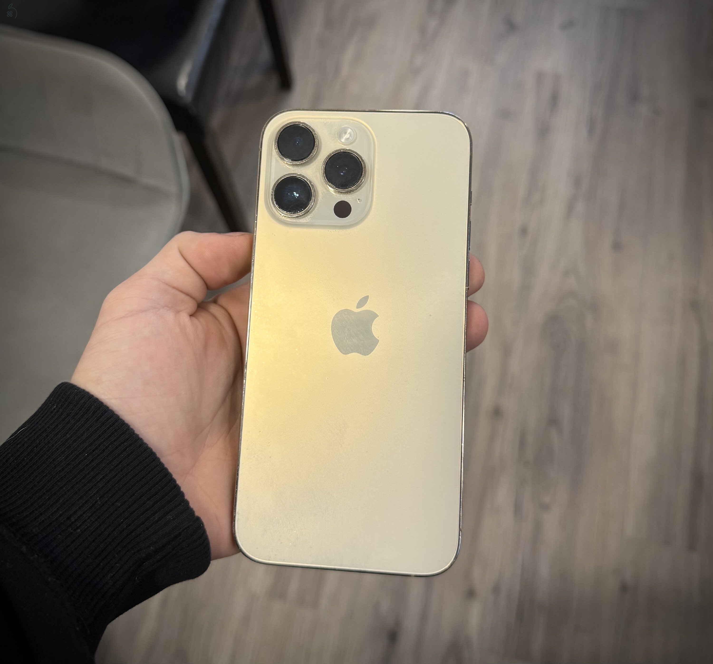 Eladó iPhone 14 Pro Max Gold 128GB - Szép állapotban, 89% akku!