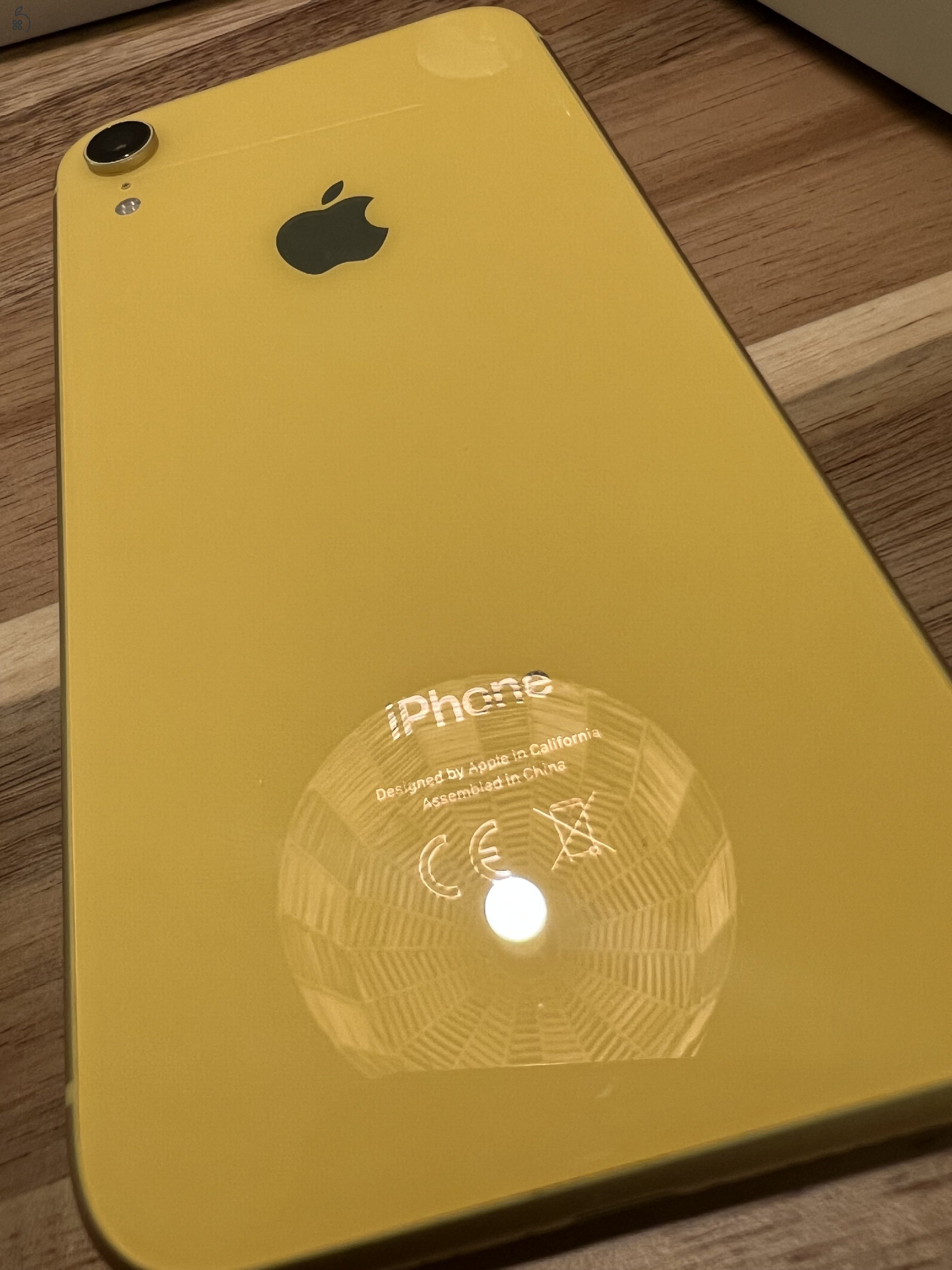 iPhone XR 64GB sárga független