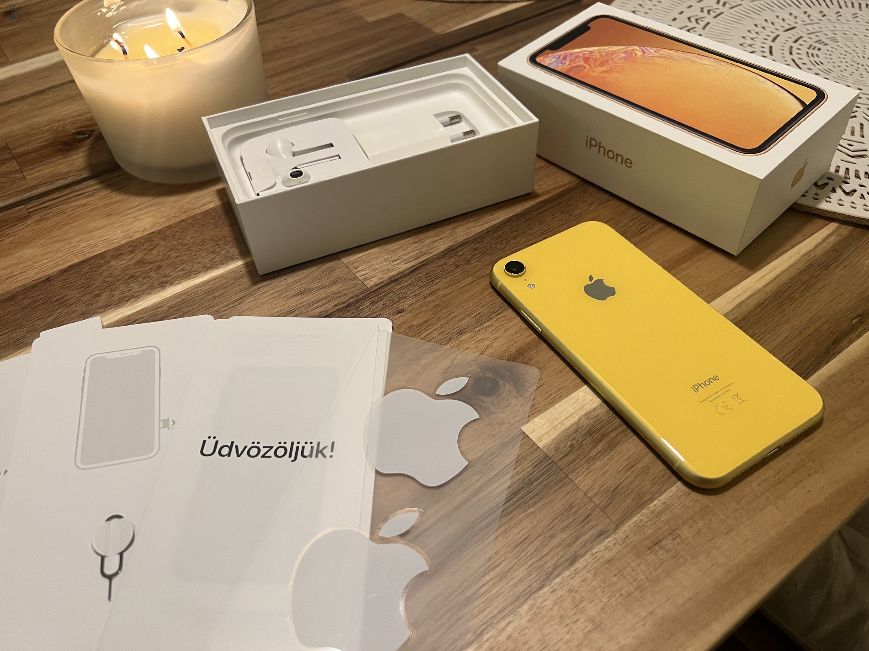 iPhone XR 64GB sárga független