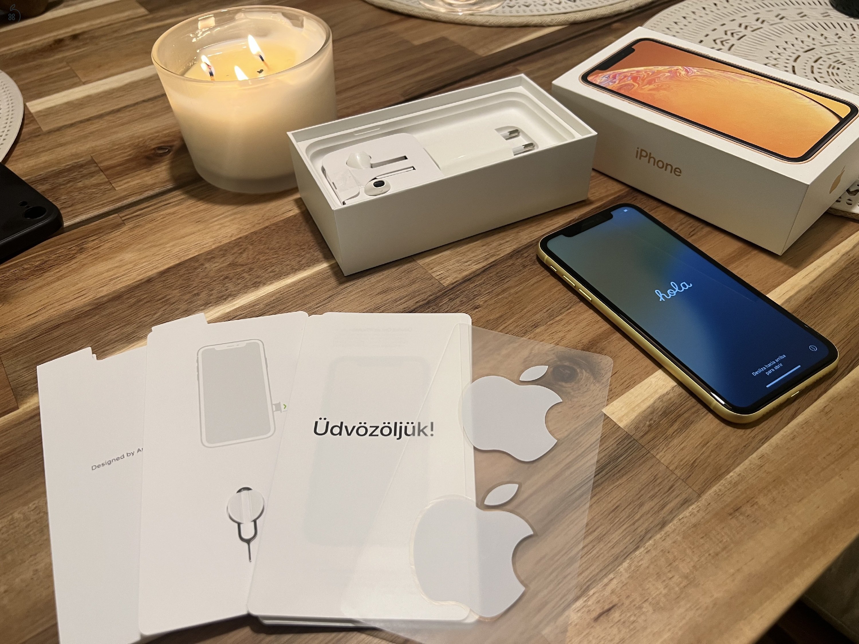 iPhone XR 64GB sárga független