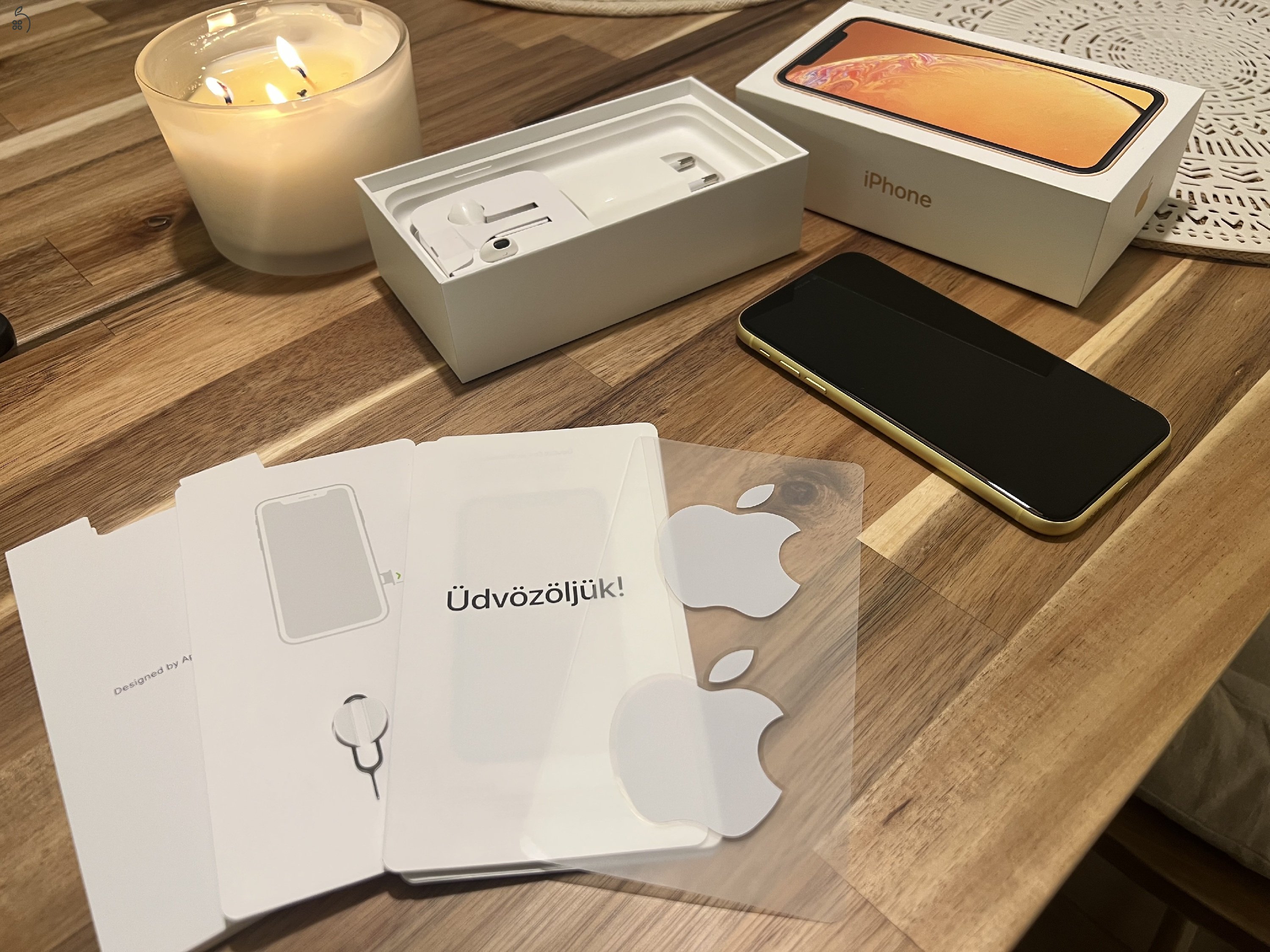 iPhone XR 64GB sárga független