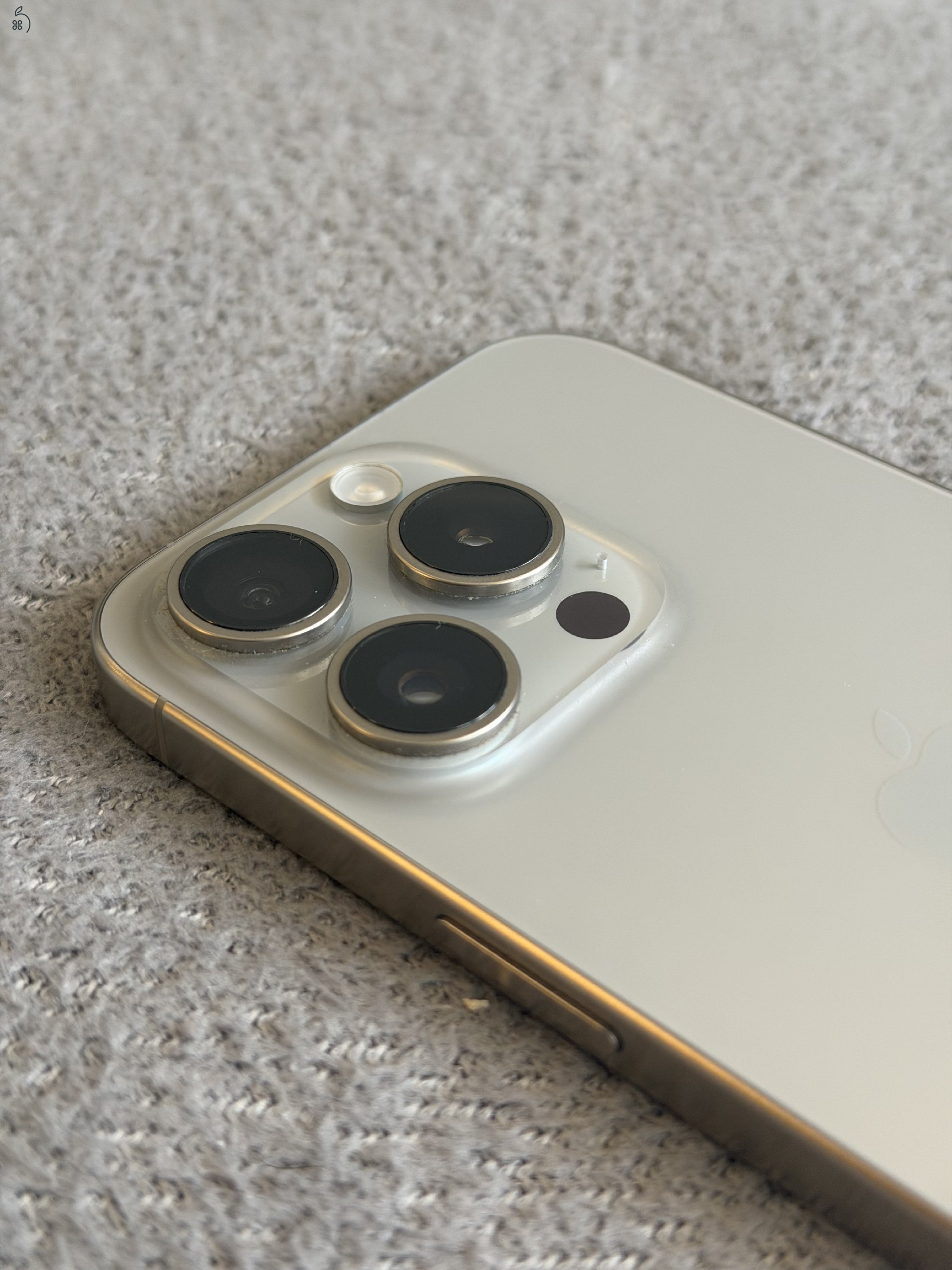 Eladó iPhone 15 Pro – 128 GB – Hibátlan állapot – Kártyafüggetlen